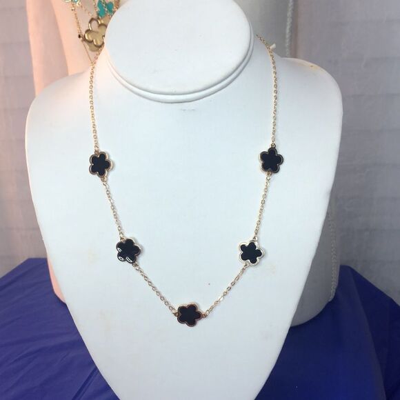 BLACK CLOVER NECKLACE - Picture 9 of 11